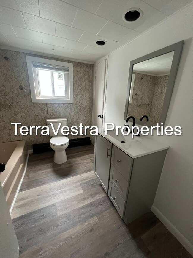 Building Photo - 3 Bed Single Family in Salem. Eligible for $500 Security Deposit.