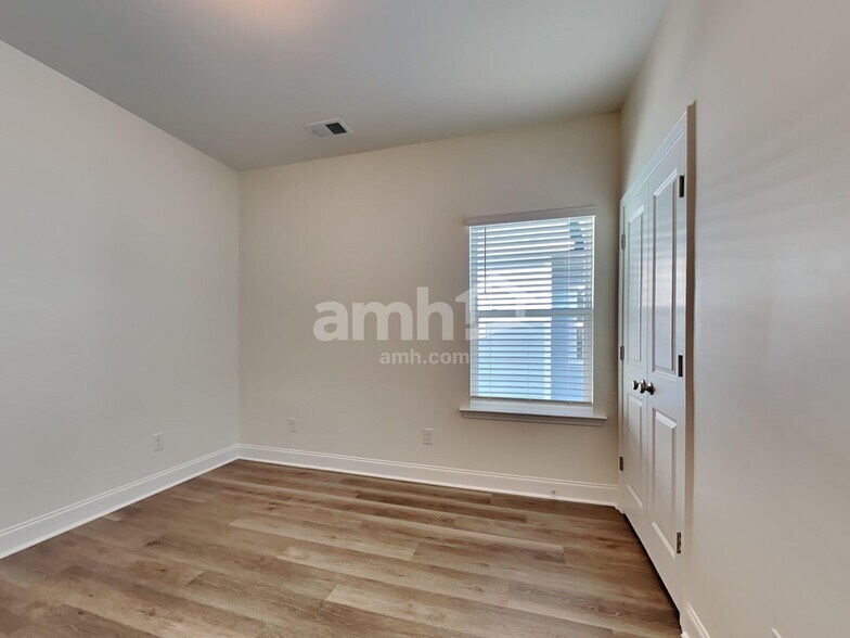Building Photo - 1530 Brookgreen Dr
