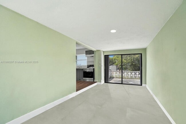 Building Photo - 3505 SW 12th Ct