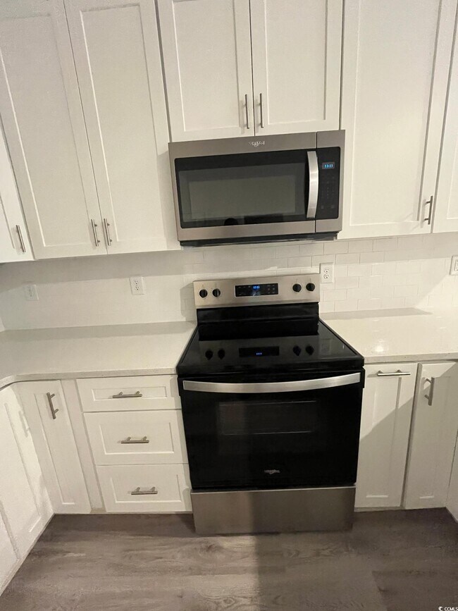 Building Photo - 1505 1st Ave