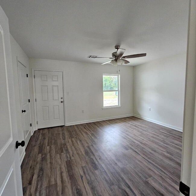 Building Photo - 1300 Lafourche Dr