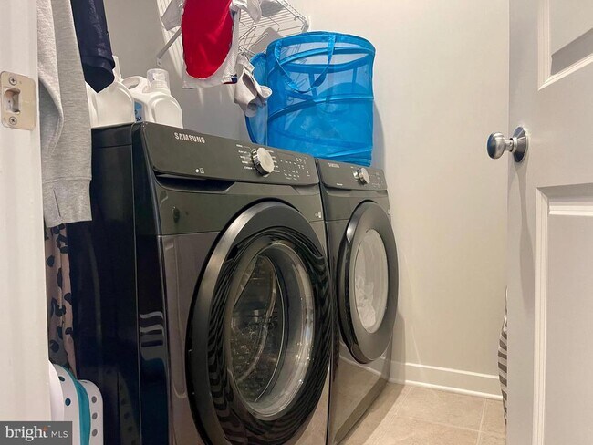 Building Photo - 23006 Sullivans Cove Sq