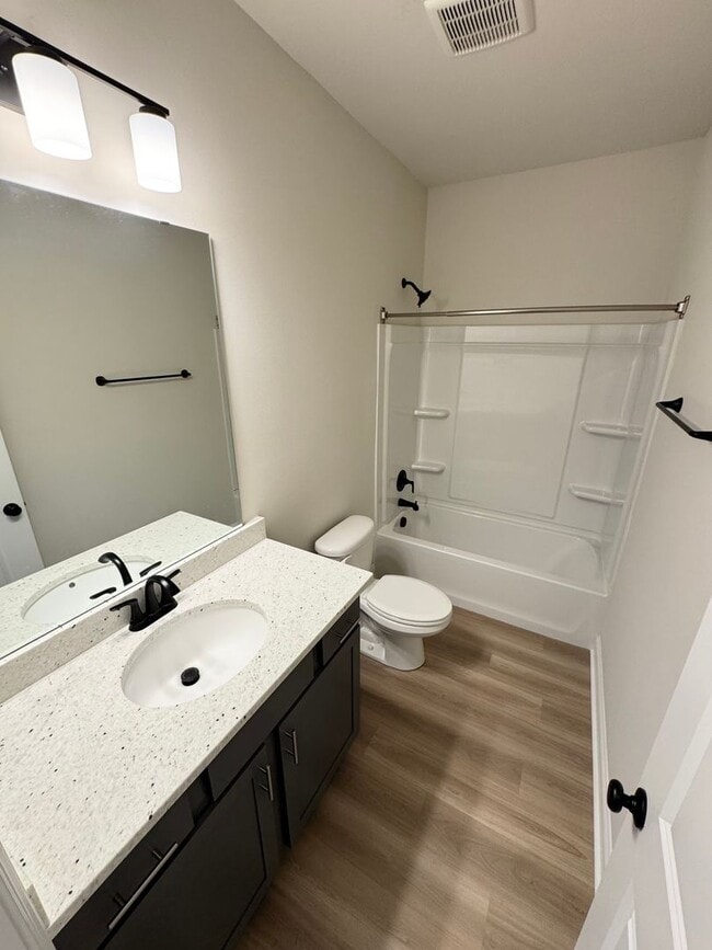 Building Photo - The Cove At Villaggio!