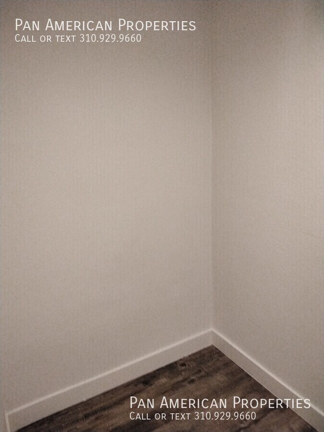 Building Photo - 6625 1/2 Crenshaw Blvd.-