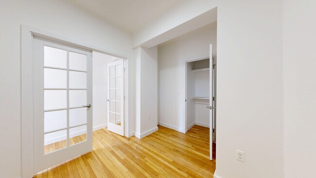 Building Photo - 723 Ellis St