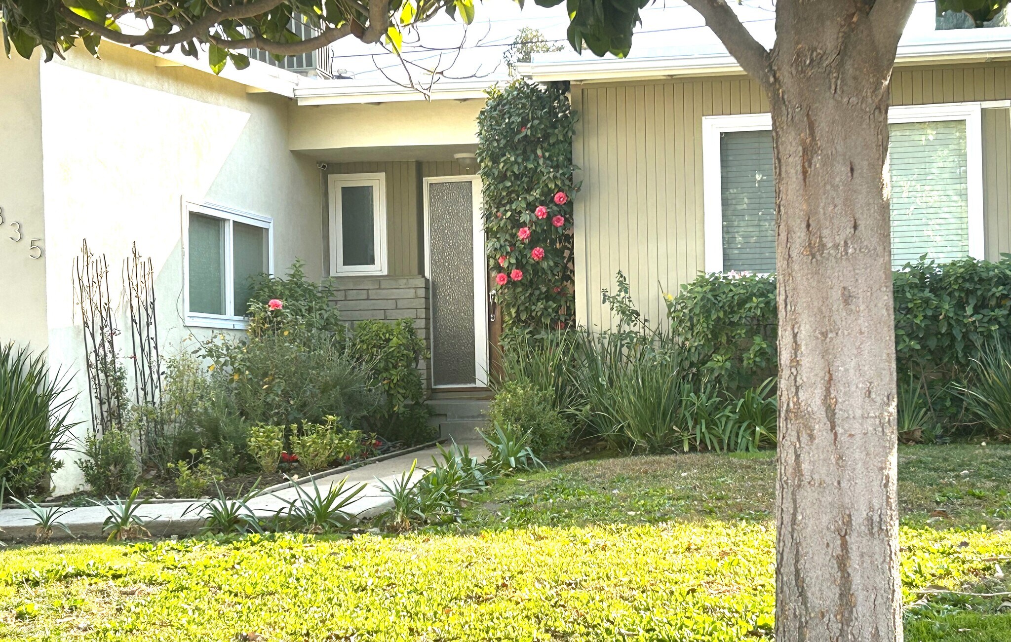 Front Entry - 5835 Babbitt Ave