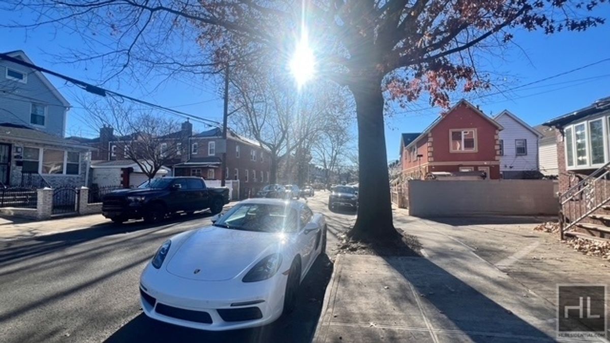 Building Photo - 720 EAST 39 STREET