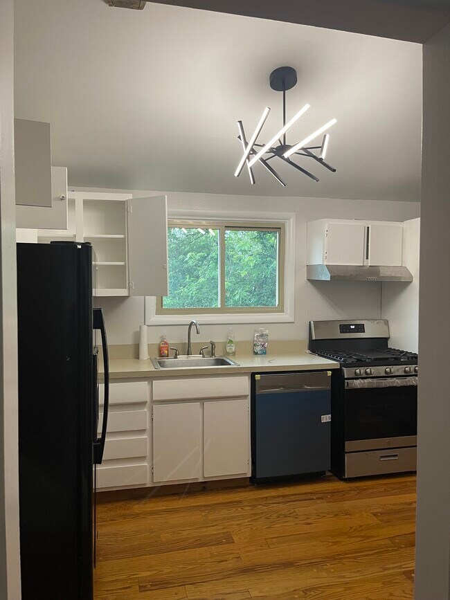 Building Photo - 6 Juniper Ln