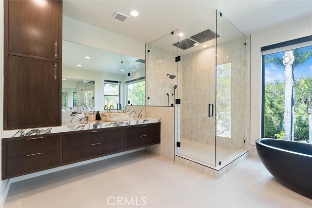 Building Photo - 17437 Oak Creek Ct