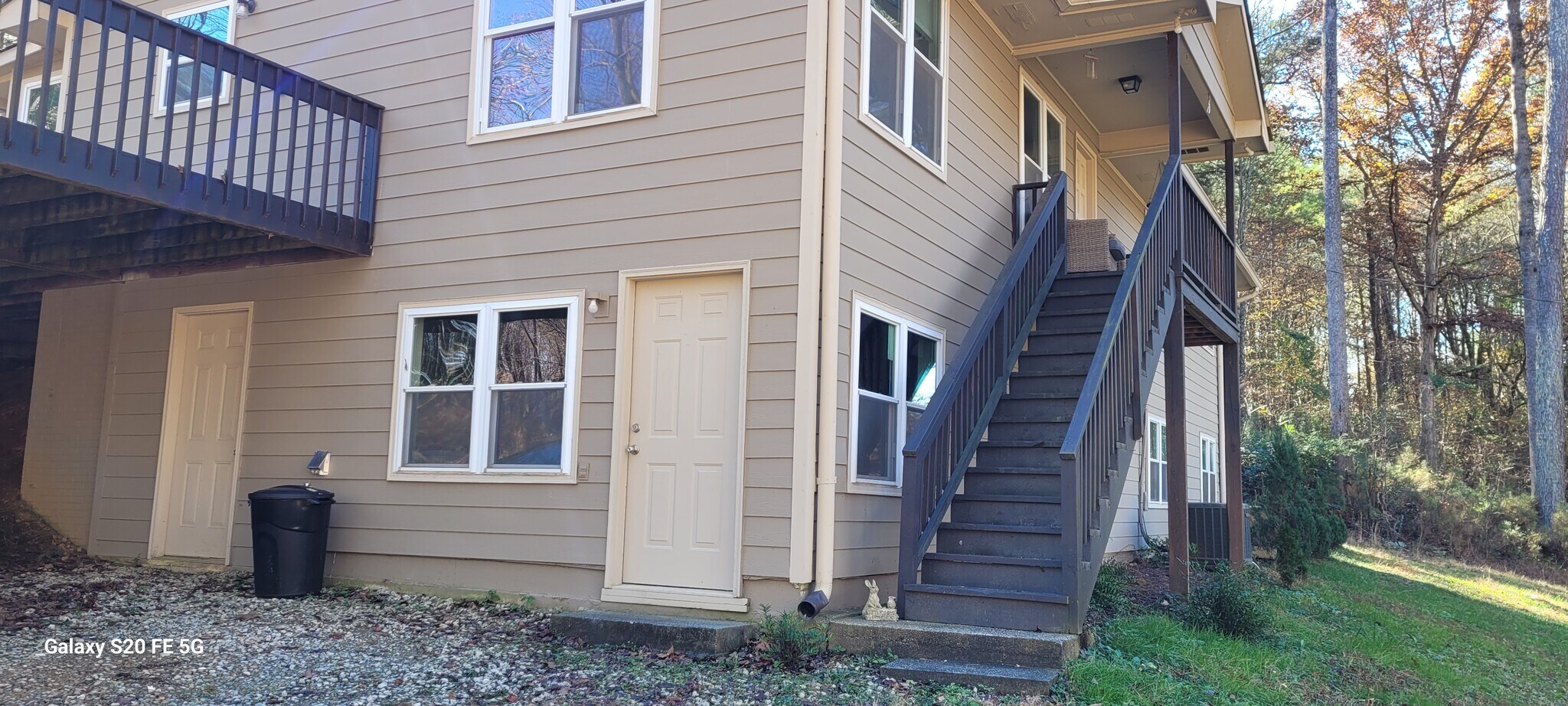 Private entrance and parking - 6730 Rock Ridge Rd SE