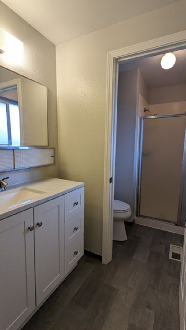 Building Photo - Quiet 4/2 in the Arcata Bottoms