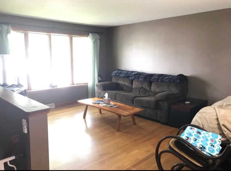 Building Photo - 313 Male Ave