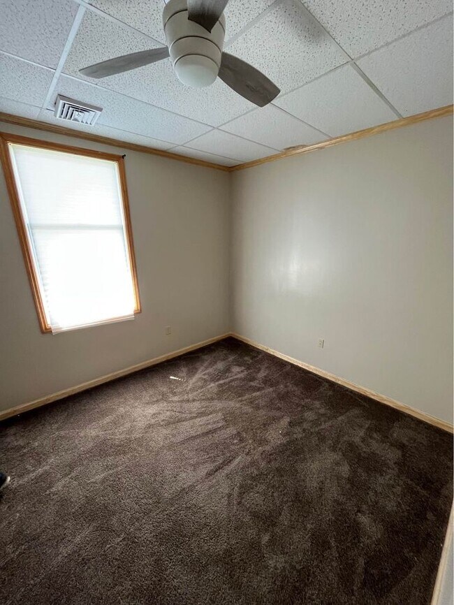 Building Photo - 201 Hinkley Dr