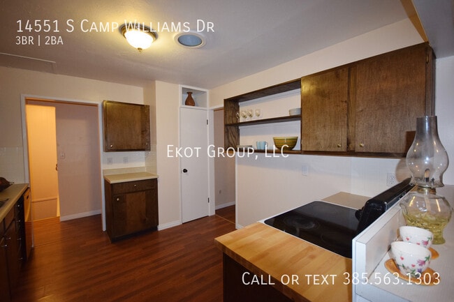 Building Photo - 14551 S Camp Williams Rd