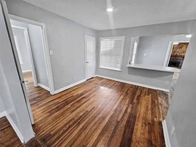 Building Photo - 1302 Westward Ave