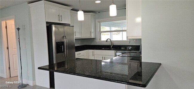 Primary Photo - 1626 Grace Ave