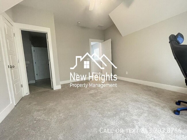 Building Photo - 329 Ripple Park Dr