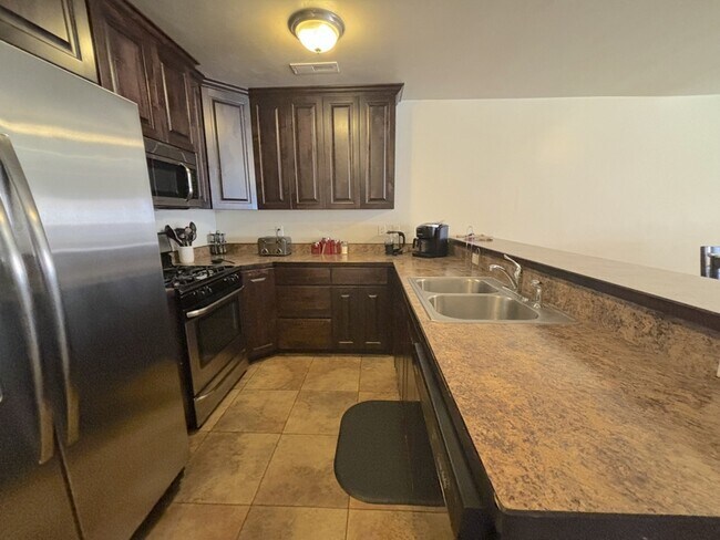 Building Photo - 3862 Desert Willow Cir