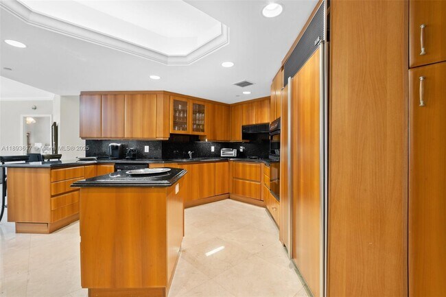 Building Photo - 9559 Collins Ave