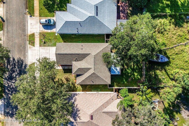 Building Photo - 1560 Vista Lake Cir