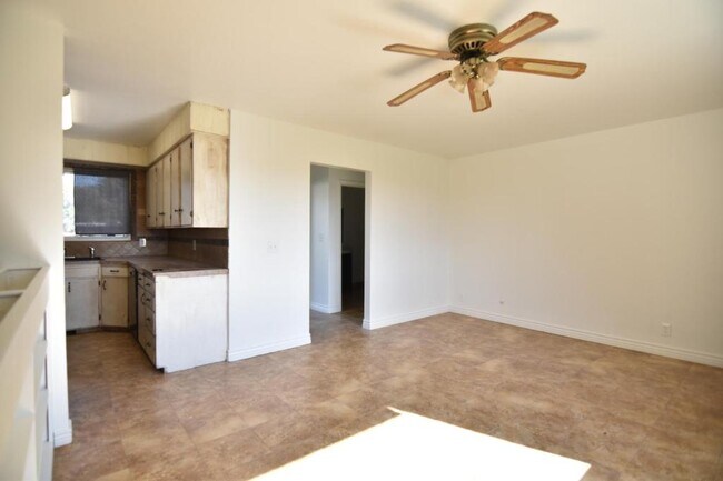 Building Photo - 1225 Melody Dr