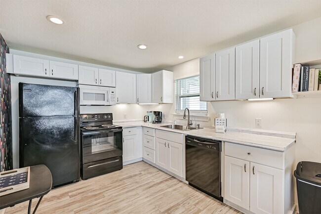 Building Photo - 3806 Concho Key