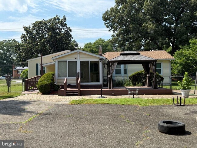 Building Photo - 8110 Allentown Rd