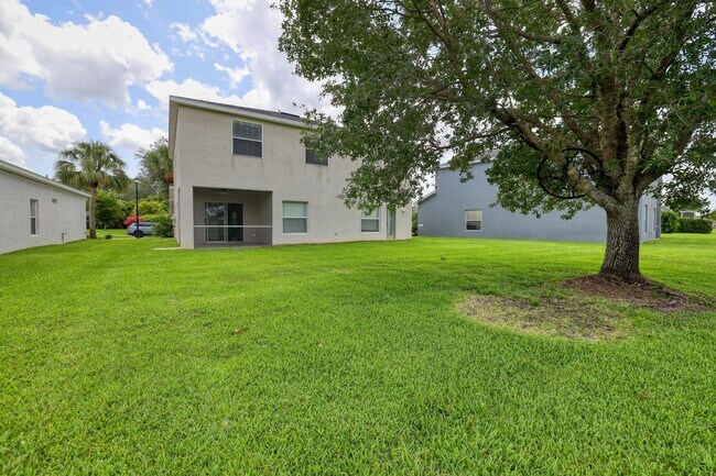 Building Photo - January Special offer 50% off First Month'...