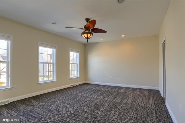 Building Photo - 978 Powder Horn Dr