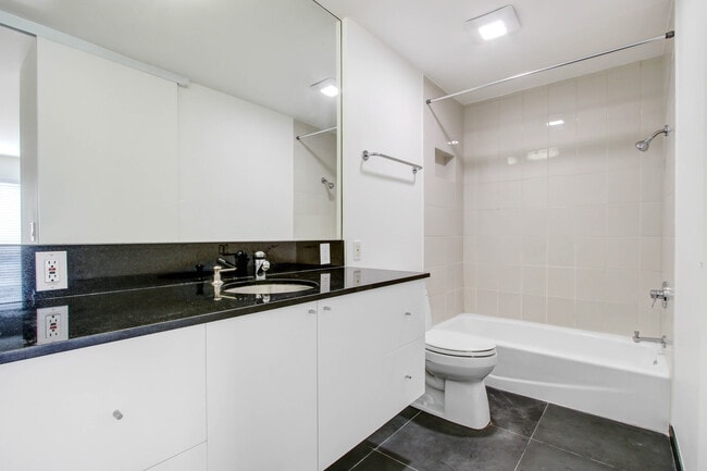 Building Photo - 117 Pacific St. in Sant Monica - 1 block to the beach and Main St!