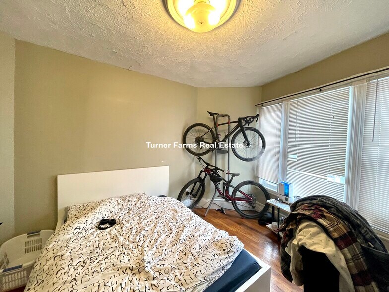 Building Photo - 59 Cedar St