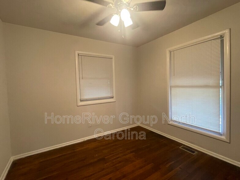 Building Photo - 3613 Jonquil St