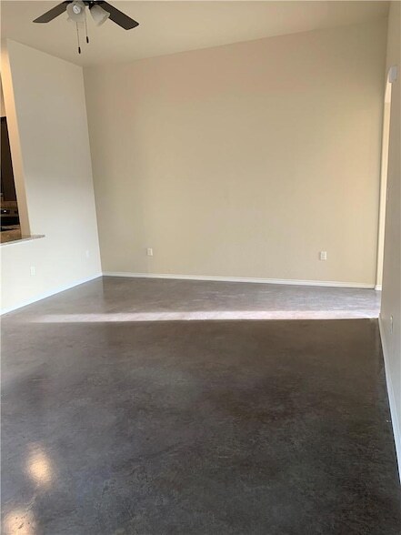 Building Photo - 379 Joanne Lp