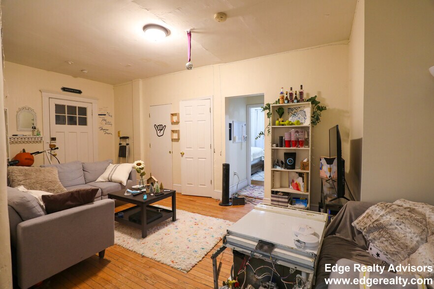 Building Photo - 115 Freeman St