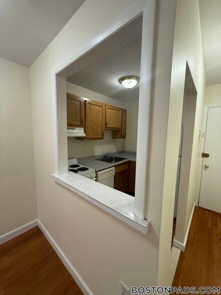 Building Photo - 34 Gardner St