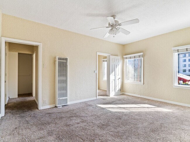 Building Photo - 1324 Peterson Avenue