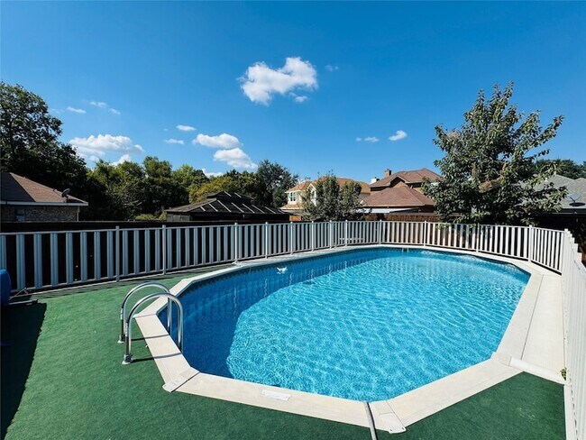 Building Photo - 2305 Buckeye Dr