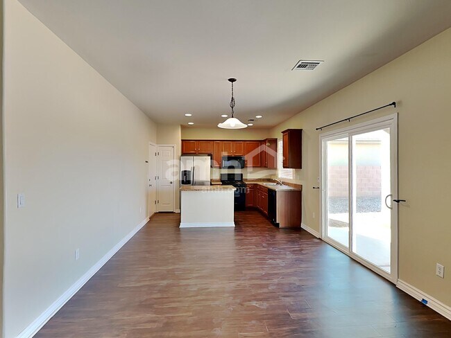 Building Photo - 12951 N Fox Hollow Dr