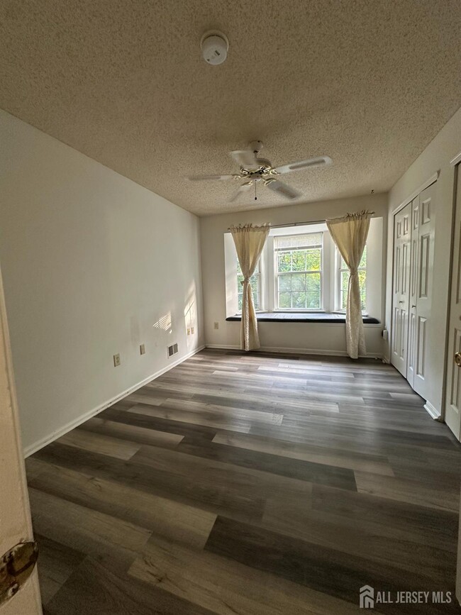 Building Photo - 87 Sapphire Ln