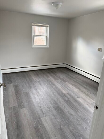 Building Photo - 126 4th Ave