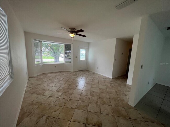 Building Photo - 3278 Jamestown St