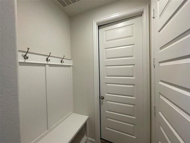 Building Photo - 115 Savory Saute Dr