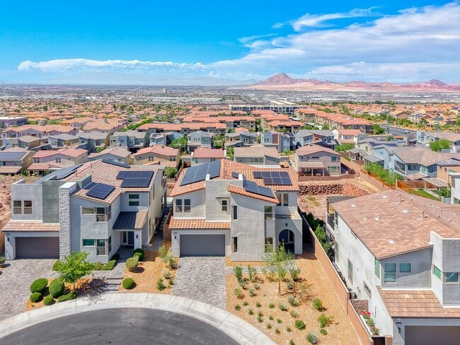 Building Photo - 1038 Delbrook Ave