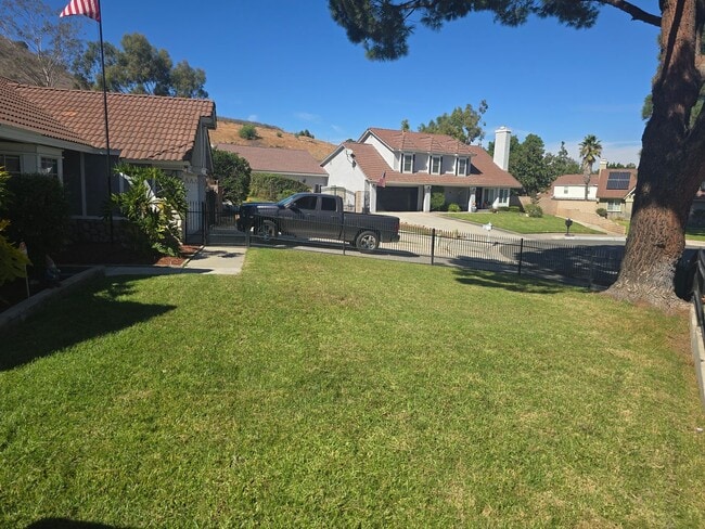 Building Photo - Nice Single Story Home