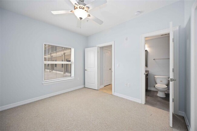 Building Photo - 3501 Chenevert St