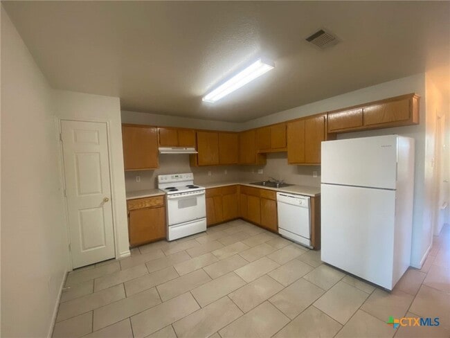 Building Photo - 103 Castellon Ct