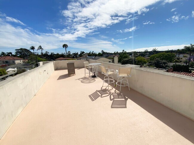 Building Photo - 1bd/1ba Apartment with San Diego Bay Views