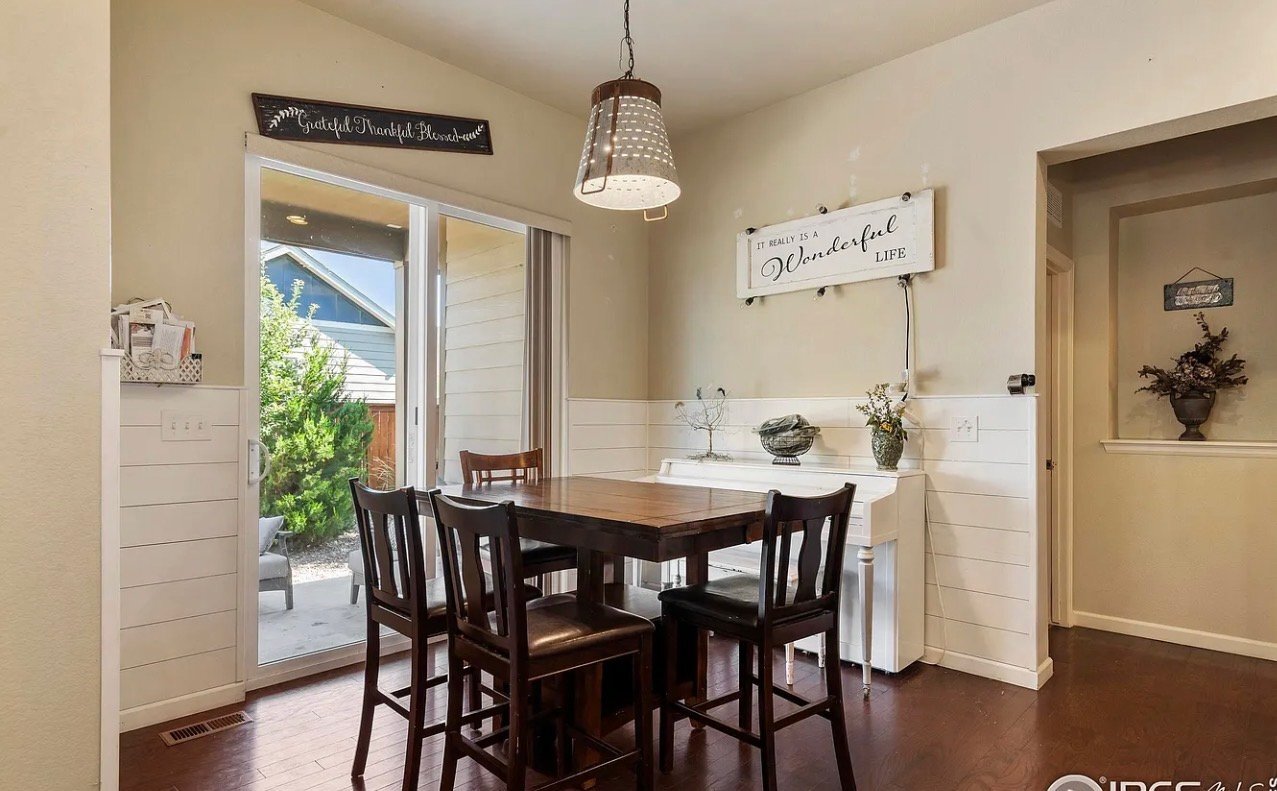 Building Photo - 882 Jenny Ln