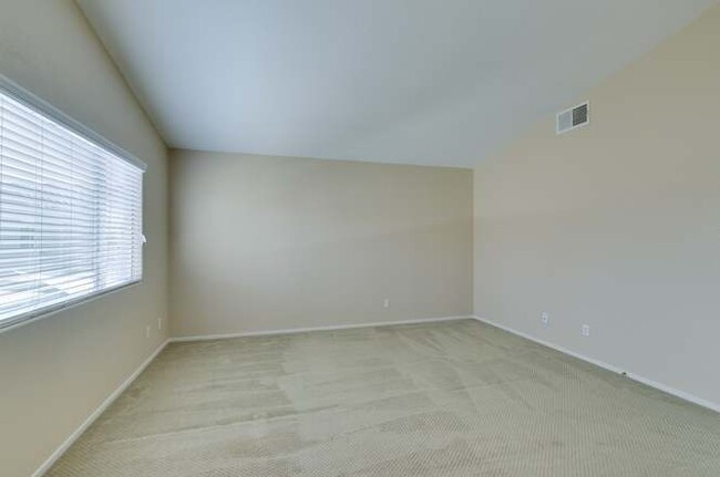 Building Photo - 2193 Eaglecloud Dr