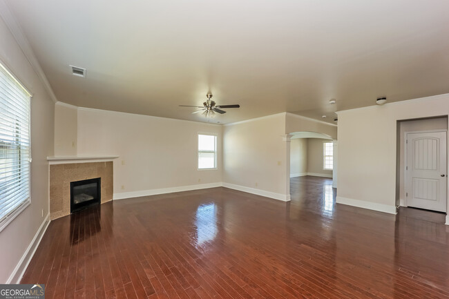 Building Photo - 561 Greyhound Ct
